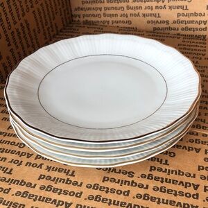 Walbrzych Ribbed Scalloped Salad Plate (Gold Trim)